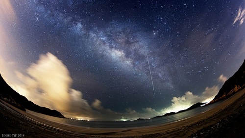 夏休みの思い出に、ペルセウス座流星群の観測! 晴れたら12日夜見頃