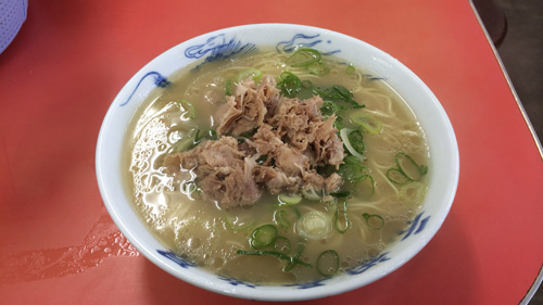 替え玉発祥の福岡・長浜ラーメン 『元祖長浜屋』の周りは”激戦”ってレベルじゃねえぞ