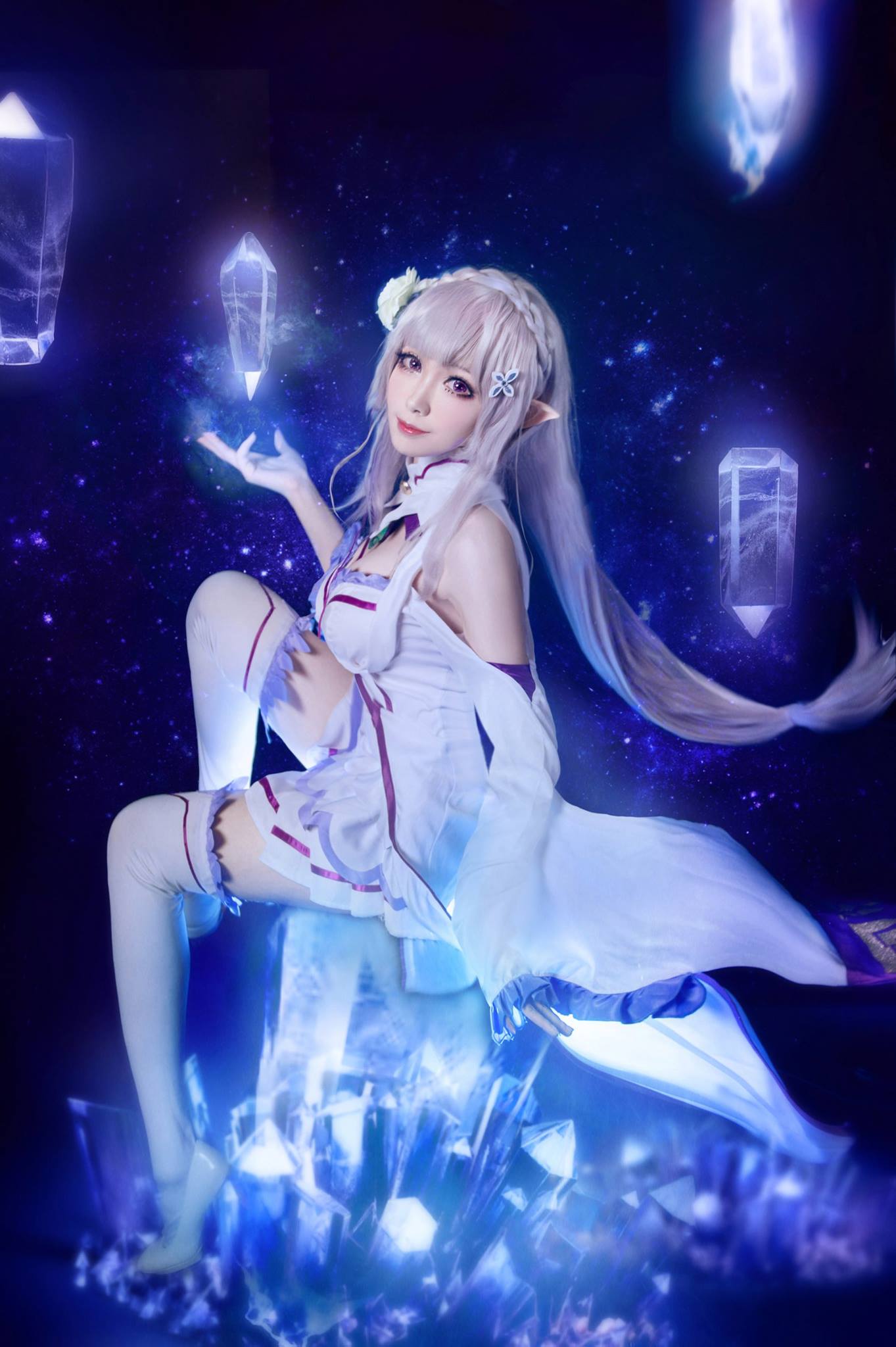 Mon as Emilia from Re:Zero − Starting Life in Another World | World Cosplayers: Mon From Taiwan | Cosplay Gallery | 