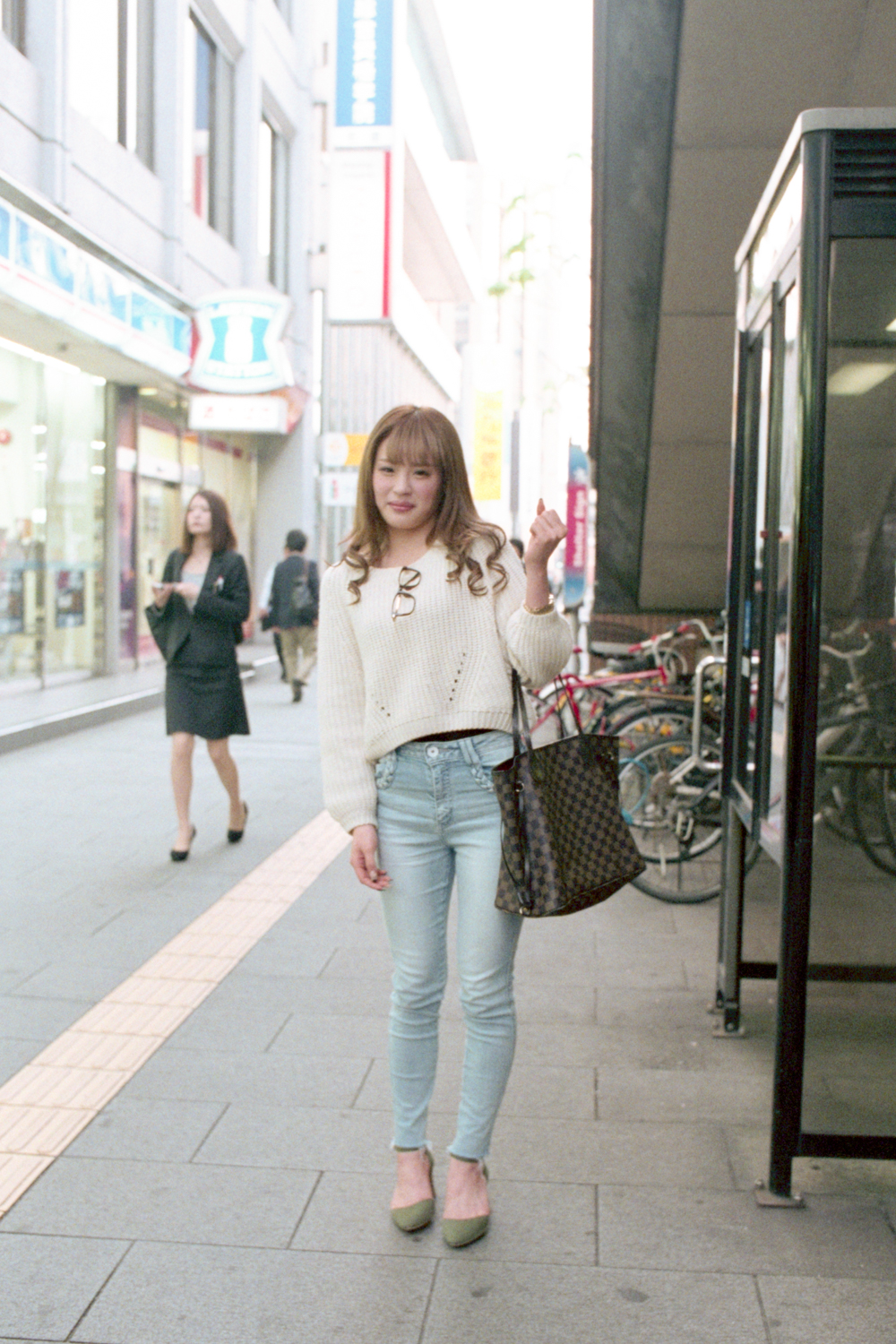 film350