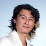 冲方丁（うぶかた・とう）