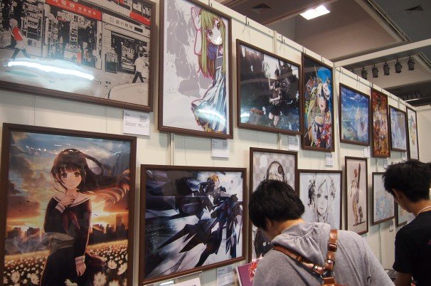 トップクリエイターのイラストがずらっと並びます。好きなイラストをポスターやパネルにして購入することもできます。