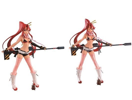 左はB賞ヨーコのフィギュア　右はラストワン賞　(C)　GAINAX・中島かずき／劇場版グレンラガン製作委員会