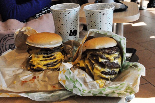ロッテリアの10m級進撃の巨人補食セット6