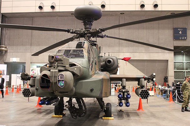 「AH-64D アパッチ・ロングボウ」の写真
