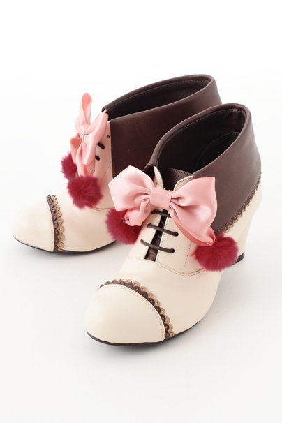 ショートブーツ／（c）Cocoa Fujiwara/SQUARE ENIX