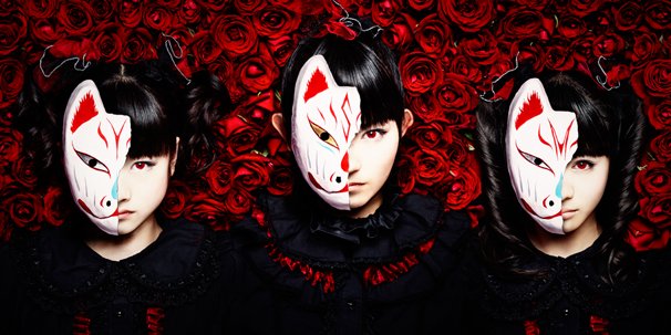 BABYMETAL／左からYUIMETALさん、SU-METALさん、MOAMETALさん