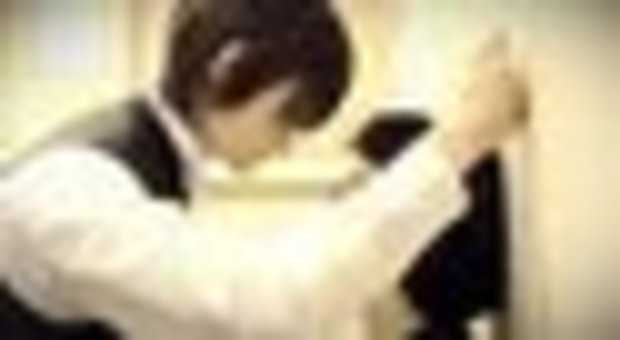 壁ドン専用イケメン人形による壁ドン体験／動画のキャプチャ