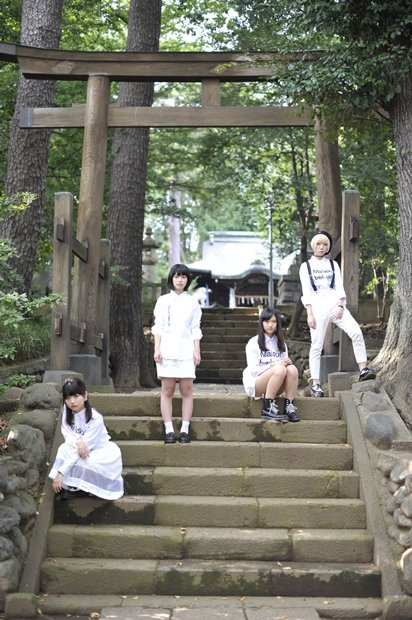 元BiSコショージのアイドルグループにミスiD！ ファッションブランドも展開