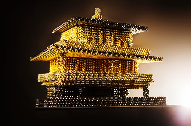 次世代のレゴ「nanodots」でつくった金閣寺がすごい！ これが最強磁石の底力