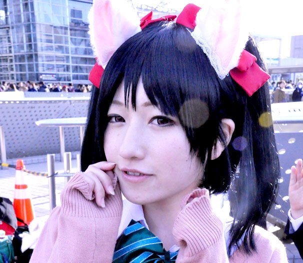 「ラブライブ！」より〝にこにー〟こと矢澤にこちゃんコスですね。