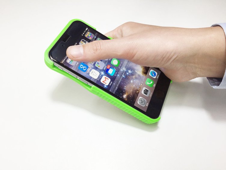 待ってた！ 指が届かない人用のiPhone6ケース、進化して販売決定