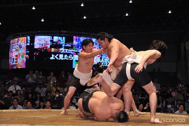 大相撲 超会議場所昨年の様子