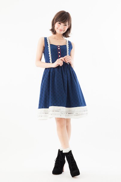 ノースリーブミュージカルスコアドレス Duoモデル 着用例／©カラー