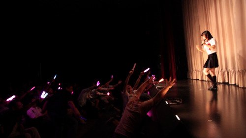 アンコール上映でのミニライブの様子 / 公式サイトより