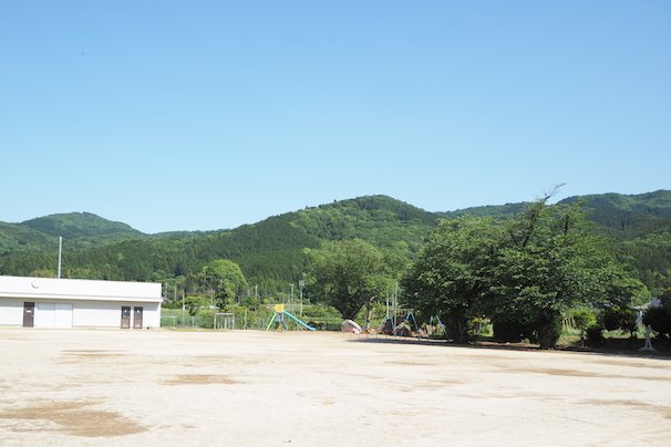 朝日里山学校の校庭