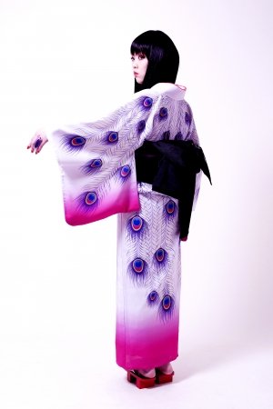 浴衣「孔雀（羽根）」（45,000円／税抜）