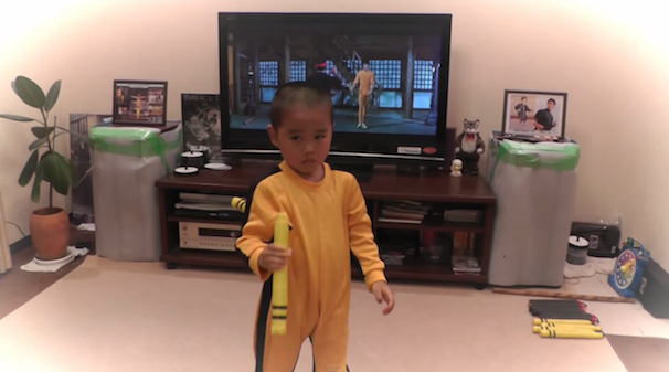 敵との間合いをジリジリ詰めていく