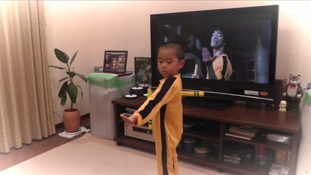 挑発のポーズもバッチリ！