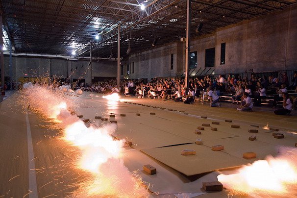 火薬ドローイング「遠行」