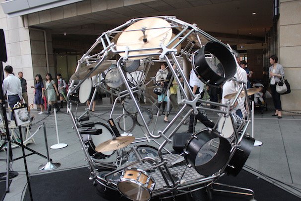 球体型のドラム「RAIJIN（God of Thunder）」