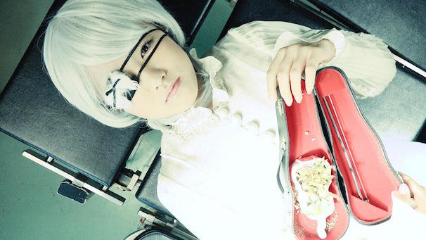 「RED SHOES」より 2