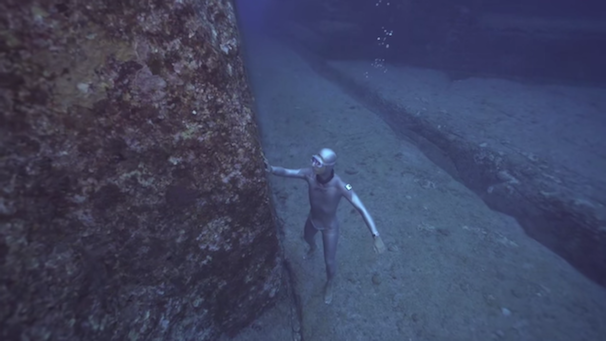 「与那国島海底遺跡 Monument of Yonaguni Island : OCEAN TRAVELLER RYUZO SHINOMIYA」スクリーンショット 3