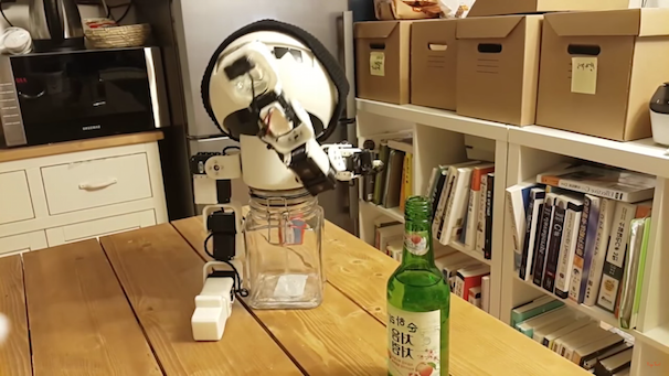 「ROBOT DRINKY: The Alcohol drinking Robot」スクリーンショット 3