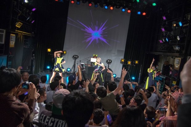 エレクトリックリボンのライブ写真