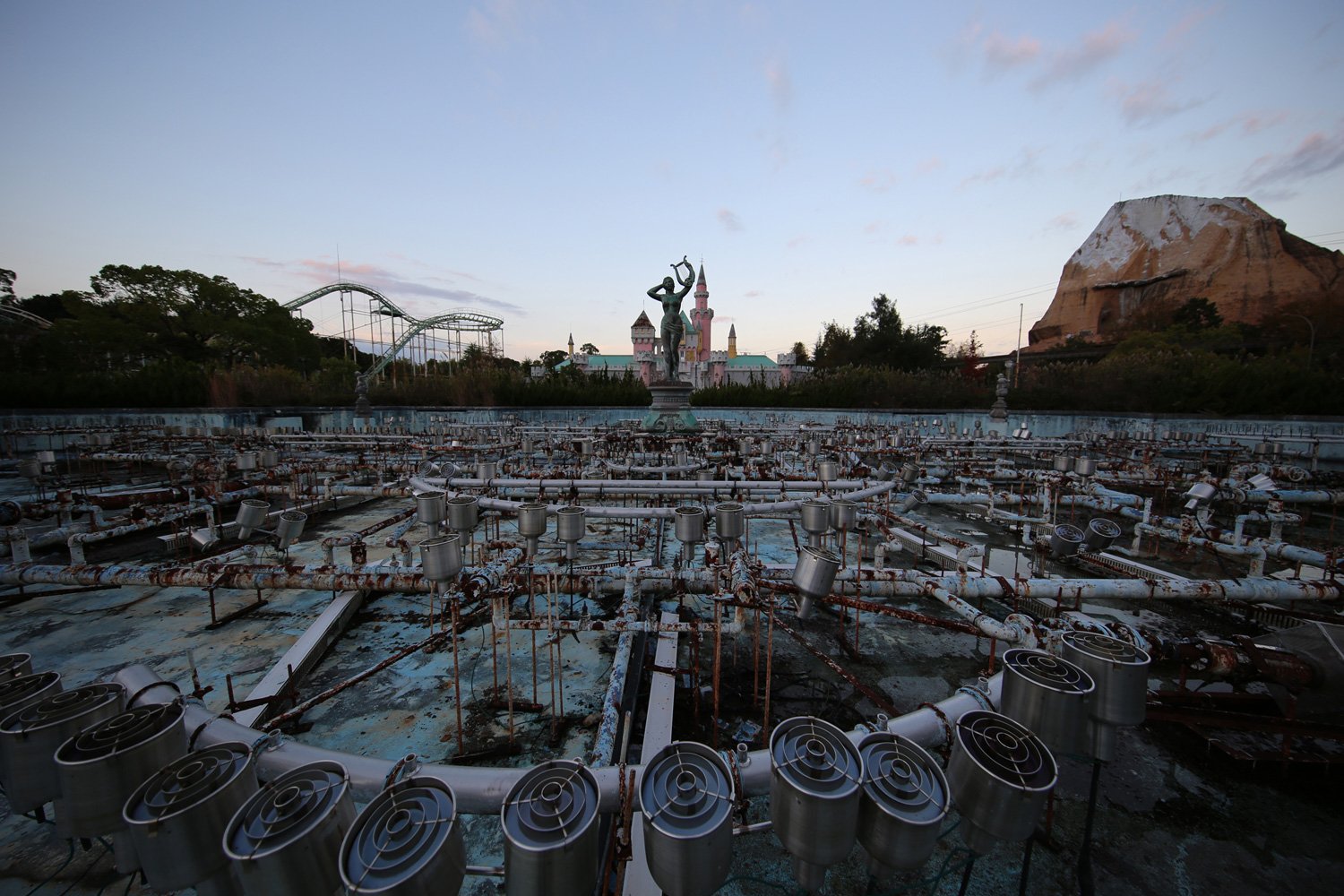 変わる廃墟VS行ける工場夜景展／（C）KRAMPUS_2