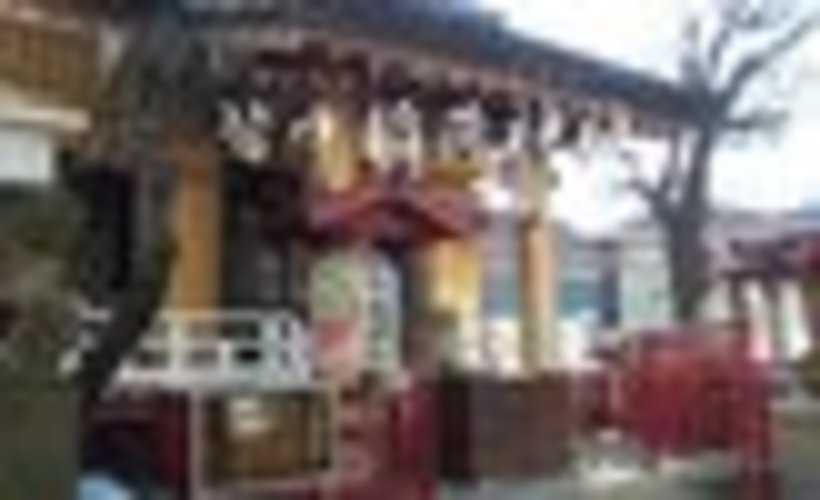 皆中稲荷神社／ジャニーズをはじめ、いろんなアイドルやアーティストファンの間でチケットが当たるとされている大久保にある神社／皆中稲荷神社公式Webサイトより