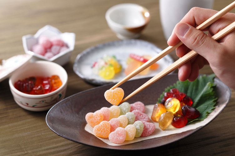 日本グミ協会主催「グミ写真展」 国内外のグミも食べ放題！