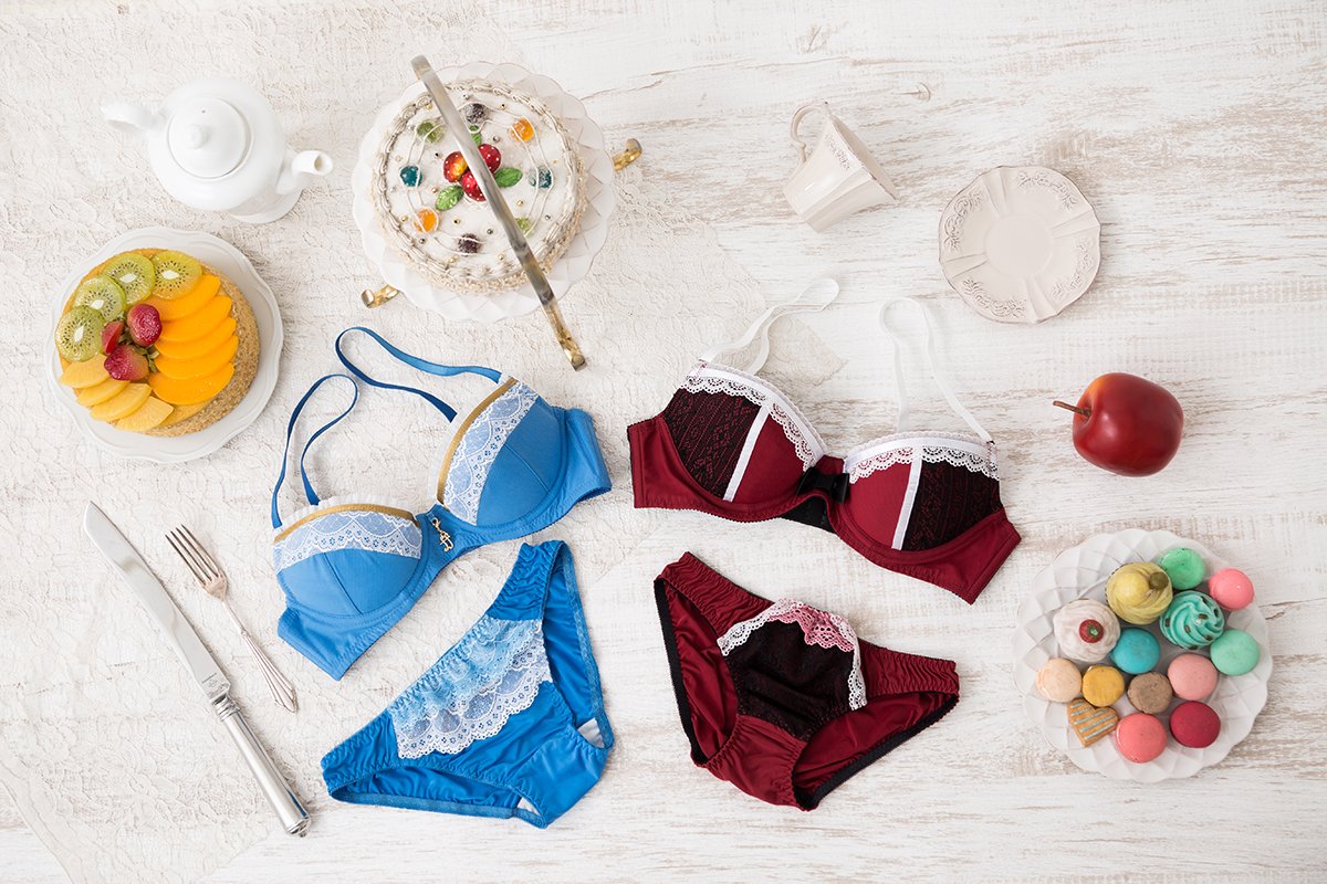 『魔法少女まどか☆マギカ』美樹さやか／佐倉杏子 モデルランジェリーセット 1