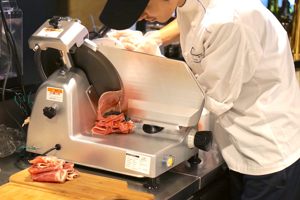 定額制「生ハム食べ放題」2