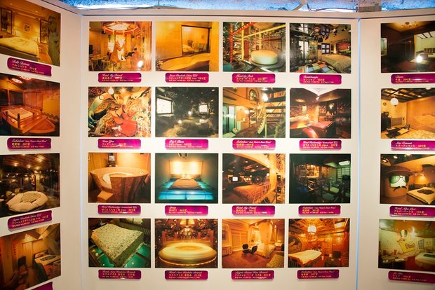 「『神は局部に宿る』都築響一 presents エロトピア・ジャパン展」ラブホテル写真