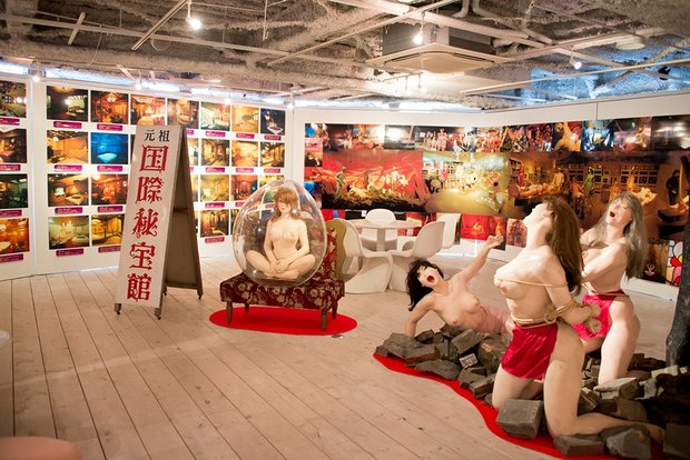 「『神は局部に宿る』都築響一 presents エロトピア・ジャパン展」2