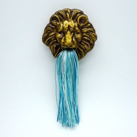 お湯吐きライオンブローチ