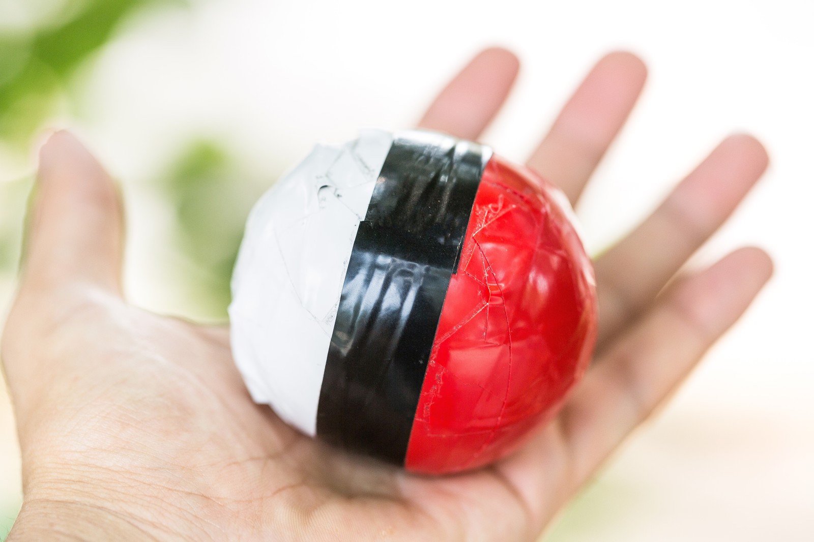 延期の末､やっと手に入れた紅白ボール／フリー写真素材・無料ダウンロード-ぱくたそ 3