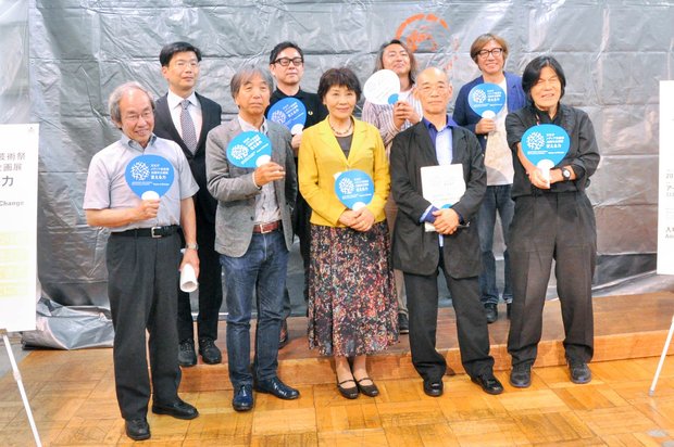 上段左から、阿部芳久さん、田中秀幸さん、和田敏克さん、しりあがり寿さん。下段左から、原島博さん、古川タクさん、里中満智子さん、富野由悠季さん、河口洋一郎さん