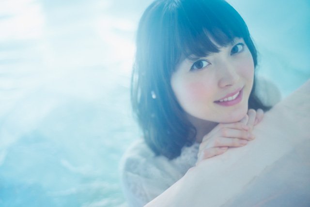 花澤香菜さん／公式Webサイトより