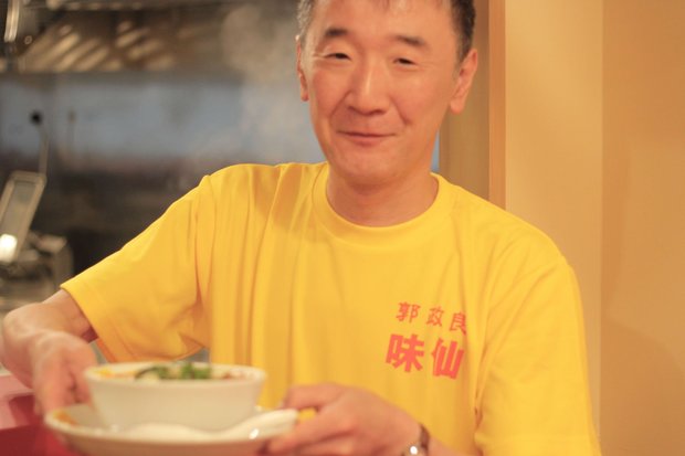 「郭 政良 味仙」神田店の店長・山田さん