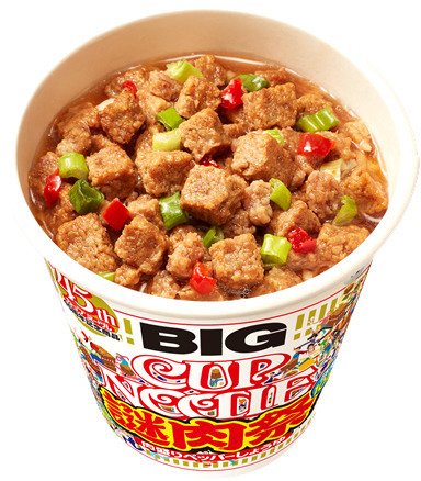 カップヌードルビッグ“謎肉祭”肉盛りペッパーしょうゆ 2