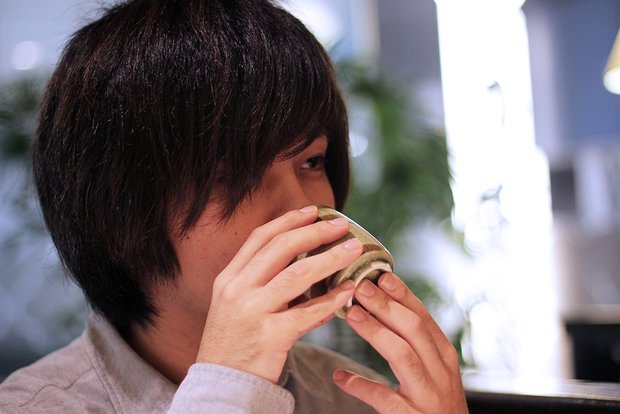 お茶を飲んで気持ちを落ち着けるゆよゆっぺさん