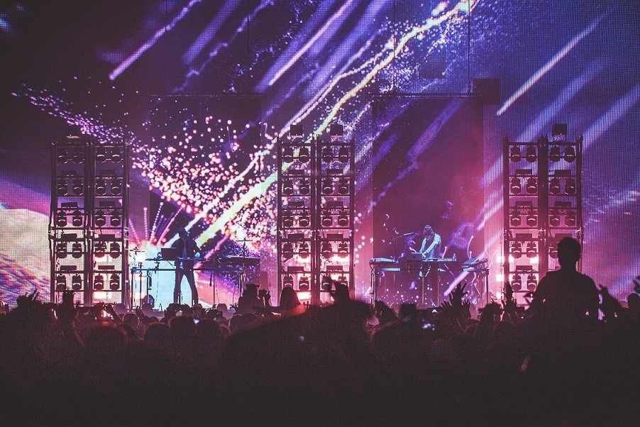 「Shelter」ライヴ写真(c)Jasmine Safaeian