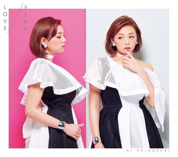 篠崎愛ミニアルバム『LOVE/HATE』初回限定版ジャケット
