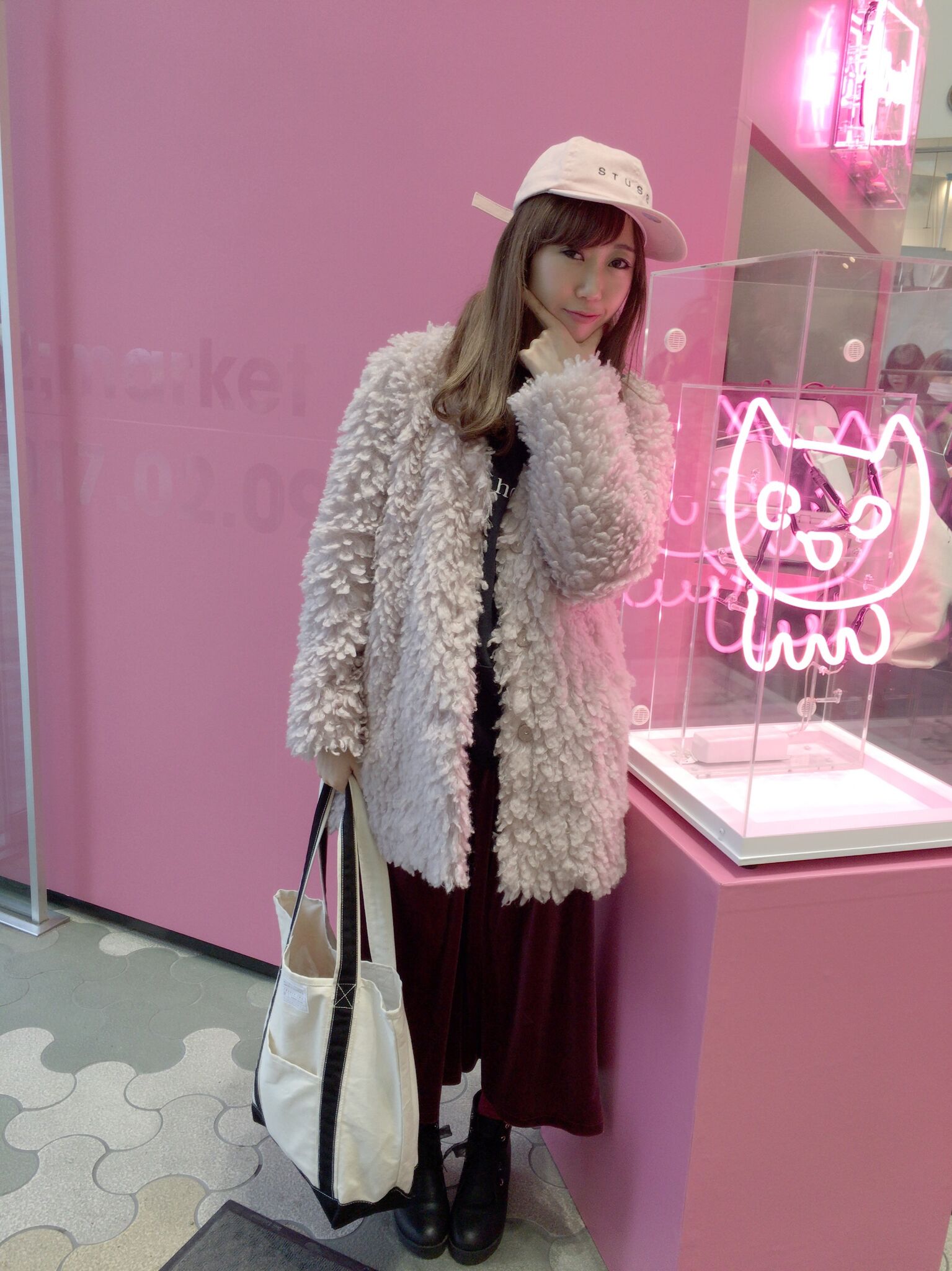 私も初日にラフォーレ原宿まで行きましたが、最上階まで続く長蛇の列でお店は大繁盛。幸先良いスタートとなっていました。
