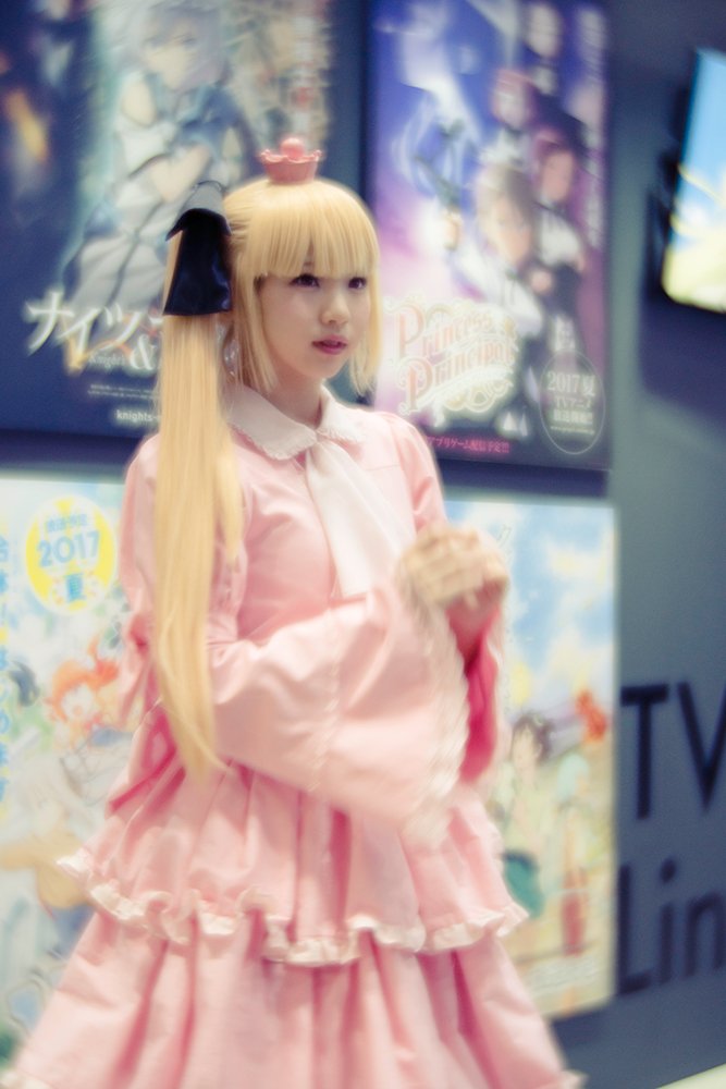 カリスマコスプレイヤーえなこさん初となる小学生コスプレ2