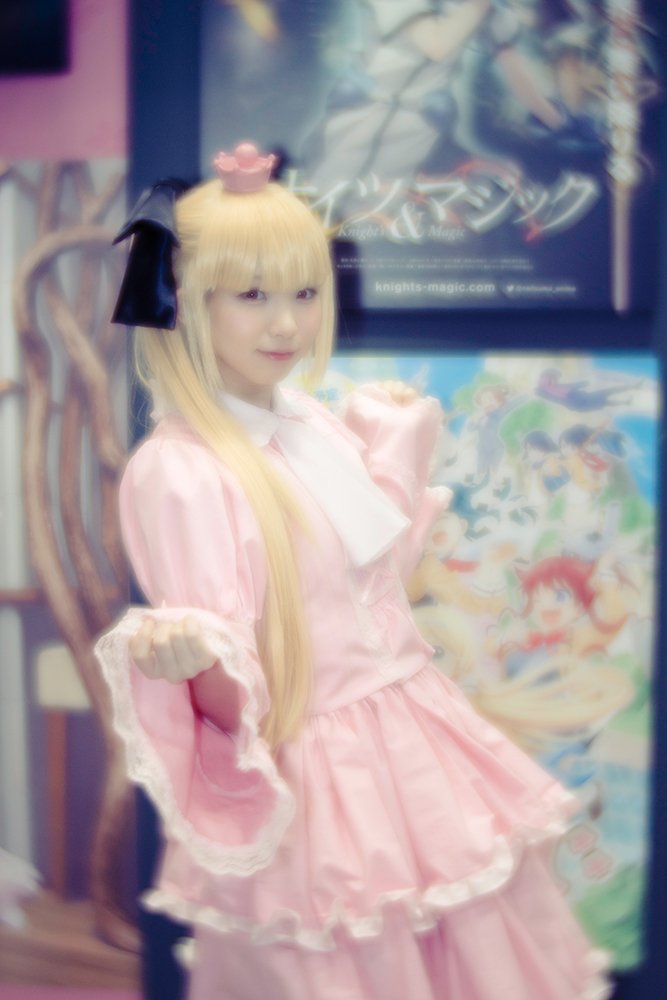 カリスマコスプレイヤーえなこさん初となる小学生コスプレ10