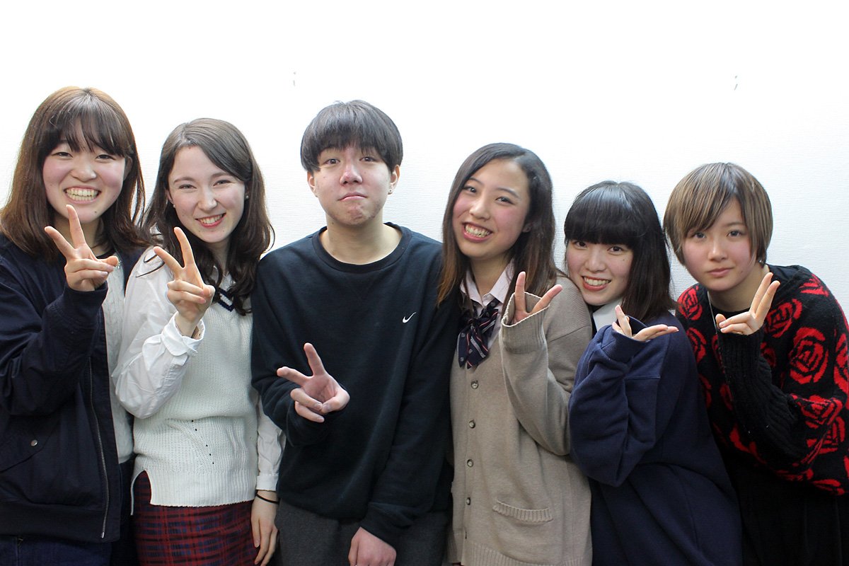 （左から）かわべ、マリーナ、アンディ、かりん、にょっき、山田