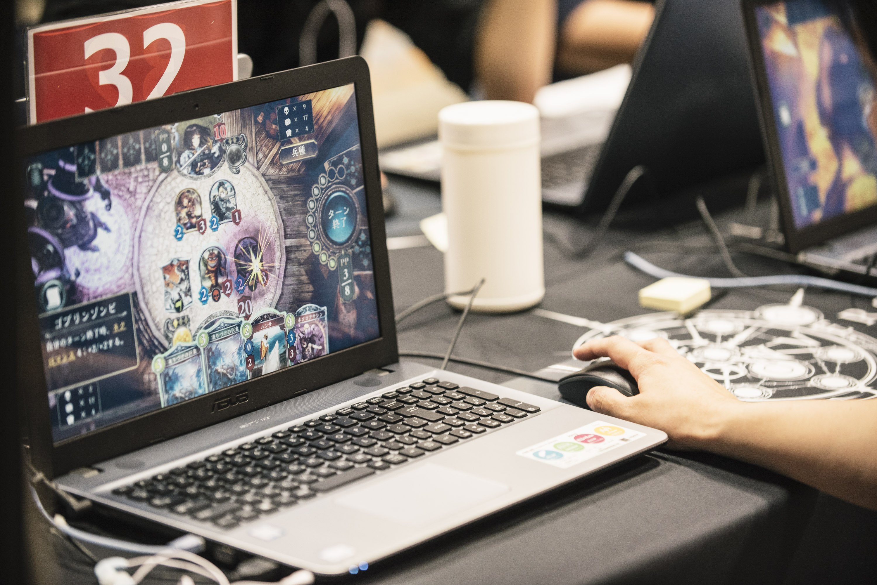 デジタルカードゲーム 写真：稲垣謙一